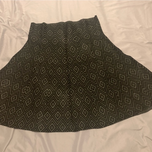 NWT Suzy Shier Geo print mini skirt - Picture 5 of 6